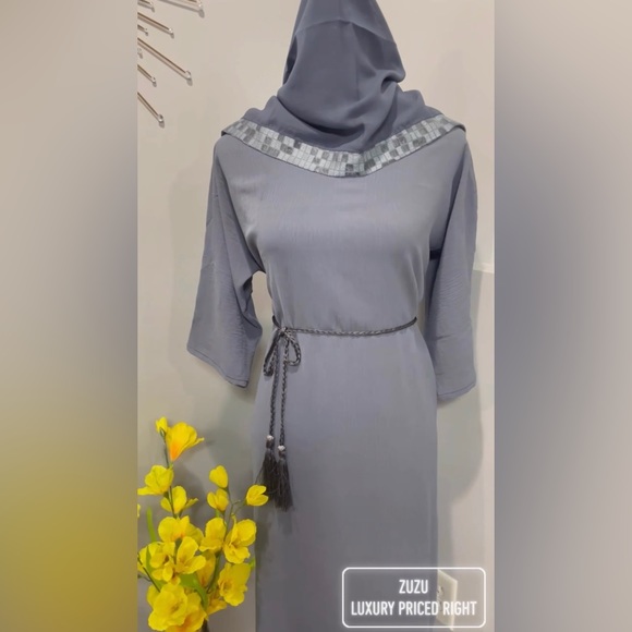 Beautiful high quality Dubai Abaya - Picture 3 of 3